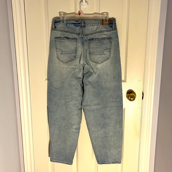 American Eagle Size 8 Blue Relaxed Mom Jeans - Picture 2 of 4